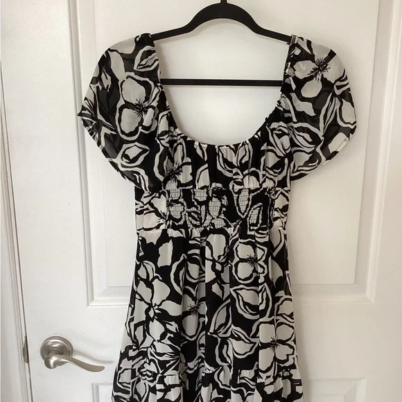 Dynamite dress. - Picture 2 of 5